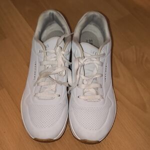 Skechers | White Athletic Shoes